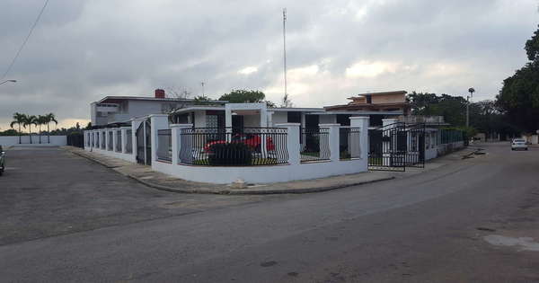 Casa de 8 cuartos y 5 baños por $ 950.000 en Plaza de la Revolución, La Habana
