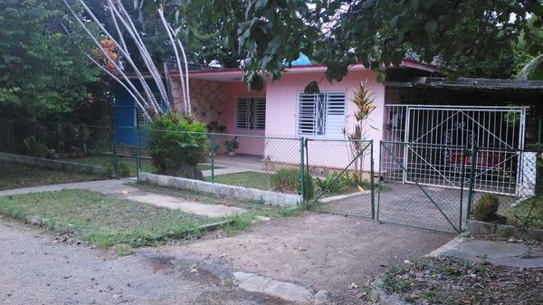 Picture on Casa de 3 cuartos, 2 baños y 1 garaje por $ 80.000 en Arroyo Naranjo, La Habana