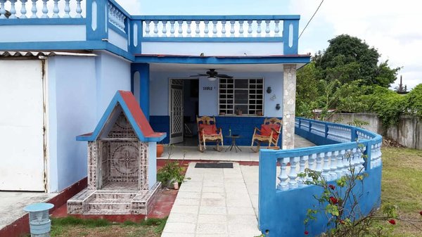 Picture on Casa de 3 cuartos y 2 baños por $ 110.000 en Cotorro, La Habana