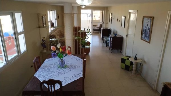 Picture on Apartamento de 4 cuartos y 3 baños por $ 150.000 en Centro Habana, La Habana