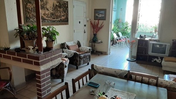 Picture on Apartamento de 4 cuartos, 2 baños y 1 garaje por $ 95.000 en Plaza de la Revolución, La Habana
