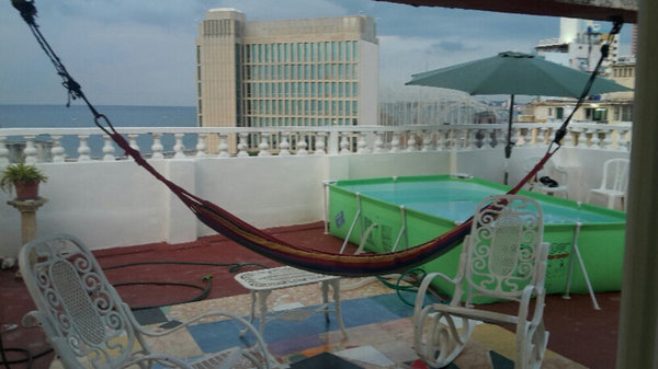 Apartamento de 4 cuartos, 2 baños y 1 garaje por $ 175.000 en Plaza de la Revolución, La Habana