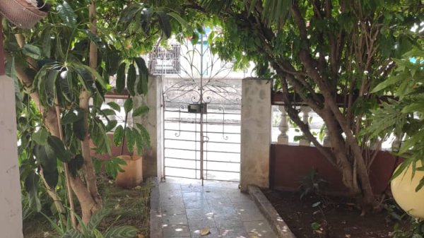 Picture on Casa de 2 cuartos y 1 baño por $ 100.000 en Cerro, La Habana