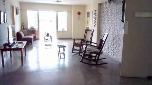 Picture on Apartamento de 4 cuartos, 3 baños y 1 garaje por $ 180.000 en Plaza de la Revolución, La Habana