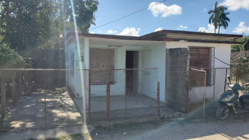 HEC1713: Casa de 1 cuarto, 1 baño y 1 garaje por $ 5.500 en Cienfuegos, Cienfuegos
