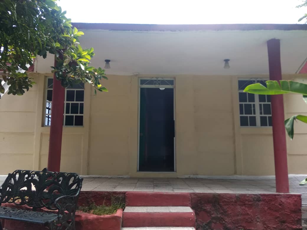 HEC1793: Casa de 2 cuartos, 2 baños y 1 garaje por $ 21.000 en Cienfuegos, Cienfuegos