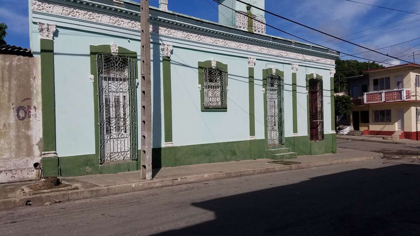 HEC730: Casa de 3 cuartos y 1 baño por $ 25.000 en Cienfuegos, Cienfuegos